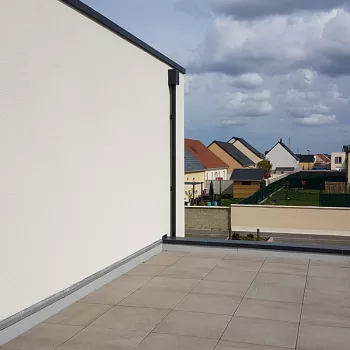 Pose d’une terrasse sur plots ; Carrelage extérieur grès céram 60x60